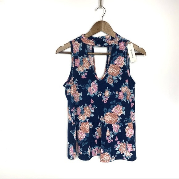 Francesca's Collections Tops - Francesca's Floral Sleeveless Navy Blouse NWT